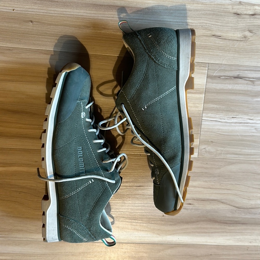 Men’s size 11.5 casual green suede shoes.